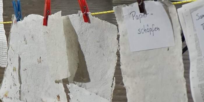 Rund ums Papier – Papierschöpfen und mehr mit Dagmar Helene Sommer