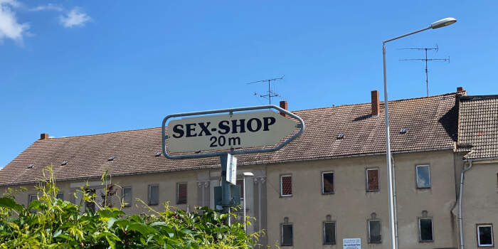 : Lesung zur Vernissage „Provinzlust. Erotikshops in Ostdeutschland“