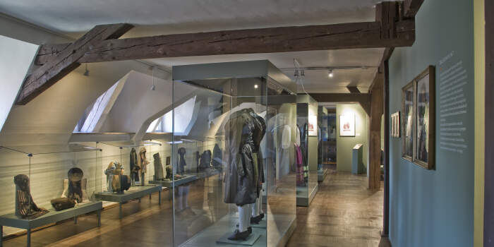 Kurzführung durch die Dauerausstellung „Alles Tracht?“ in ukrainischer Sprache