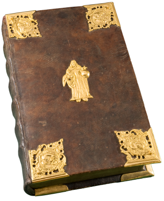 Braunes Buch mit Goldbeschlag an den Ecken und einen vergoldeten Geistlichen in der Mitte